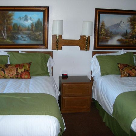 Walker River Lodge Bridgeport Room photo