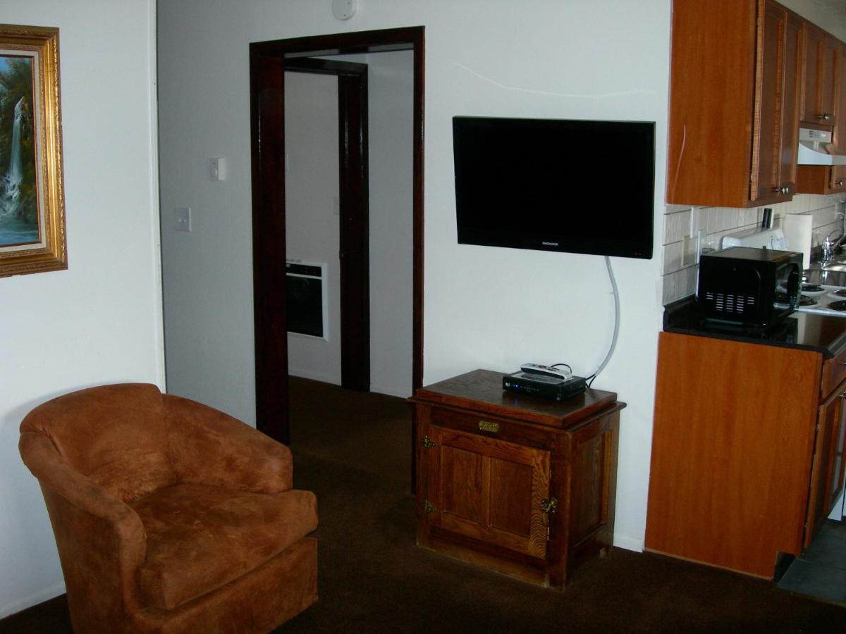 Walker River Lodge Bridgeport Room photo