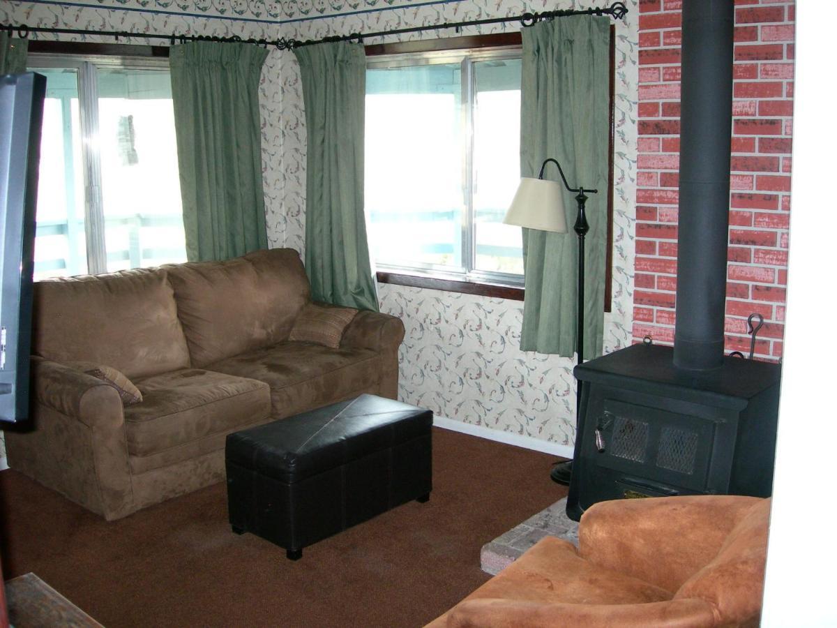 Walker River Lodge Bridgeport Room photo