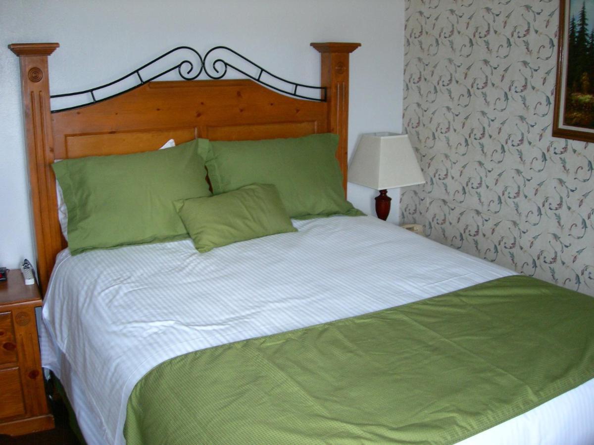 Walker River Lodge Bridgeport Room photo
