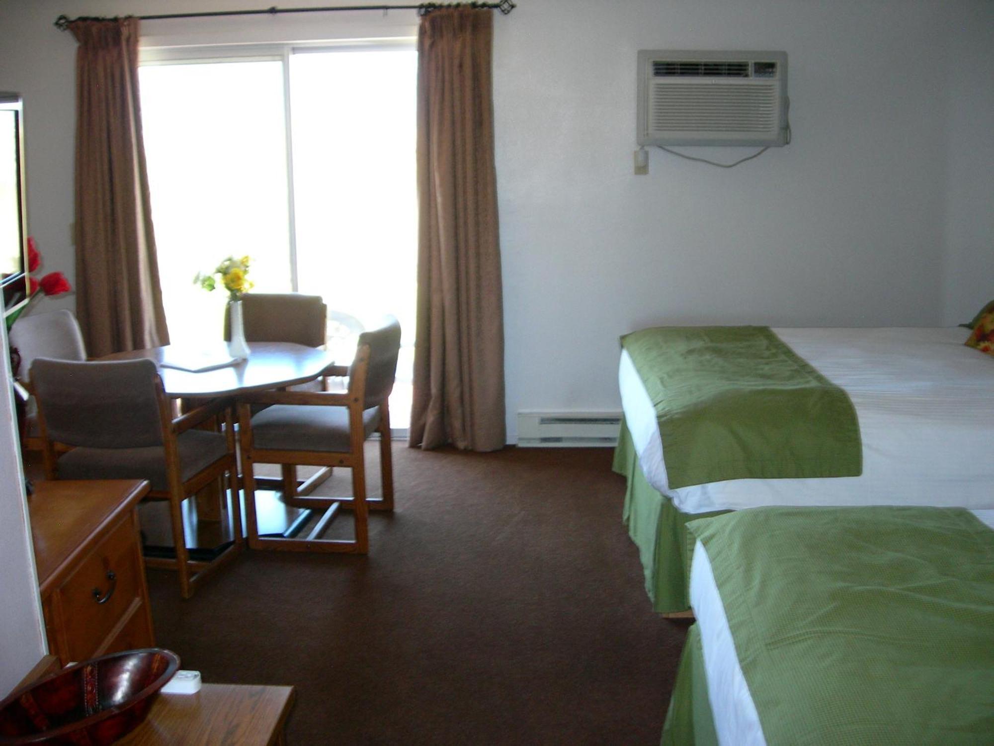 Walker River Lodge Bridgeport Room photo