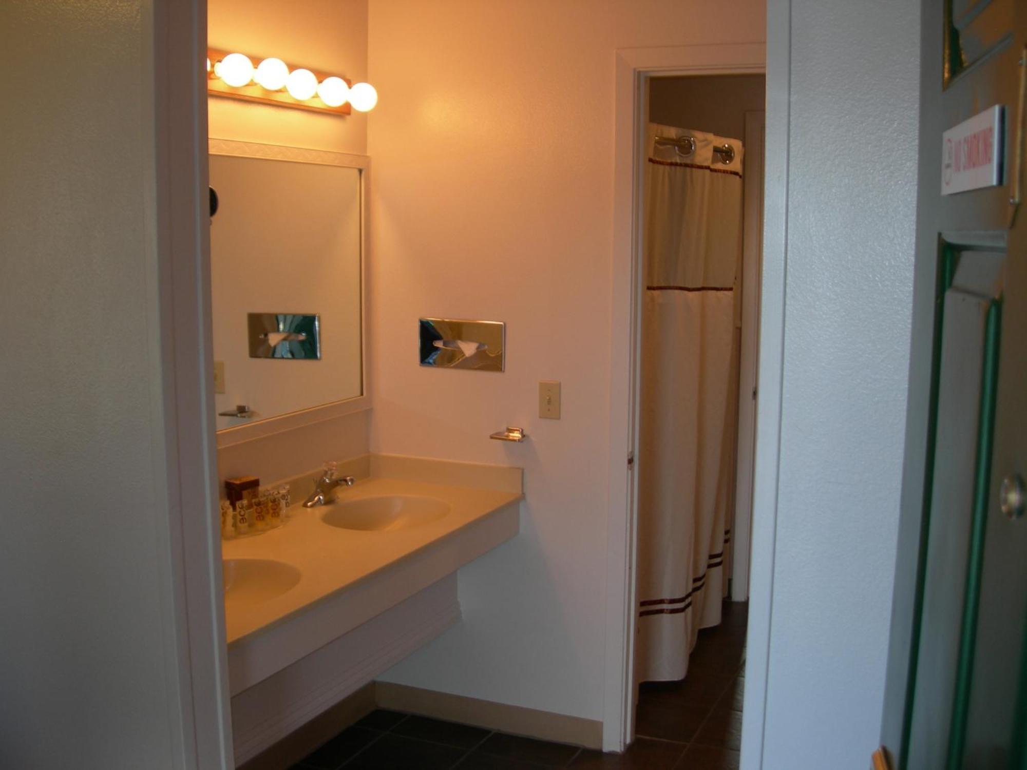 Walker River Lodge Bridgeport Room photo