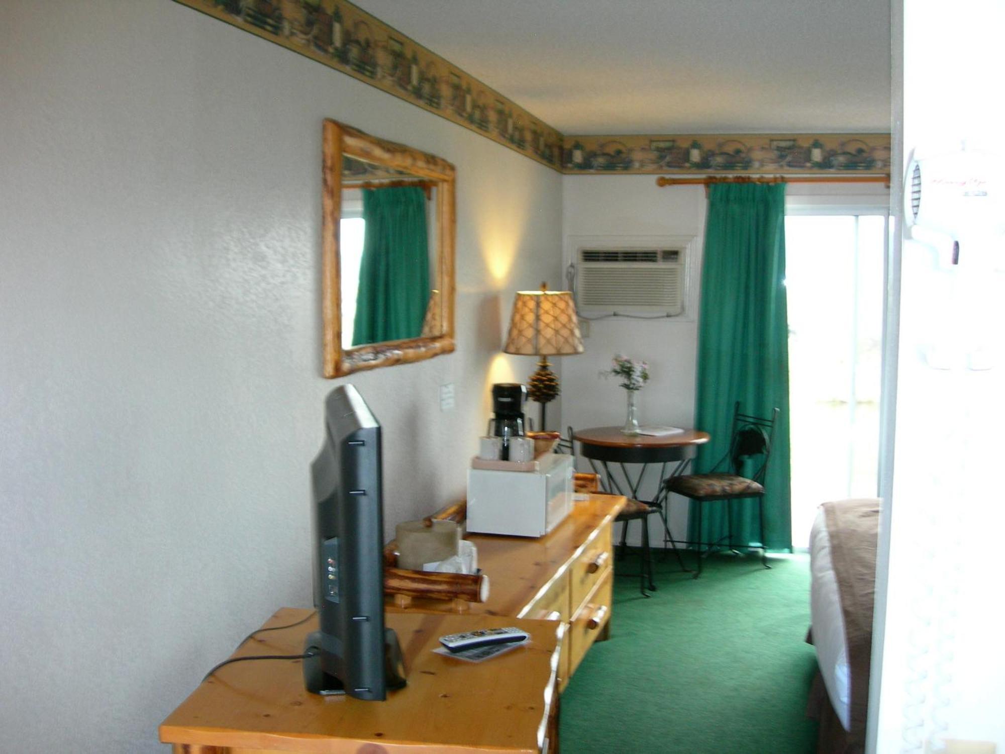 Walker River Lodge Bridgeport Room photo