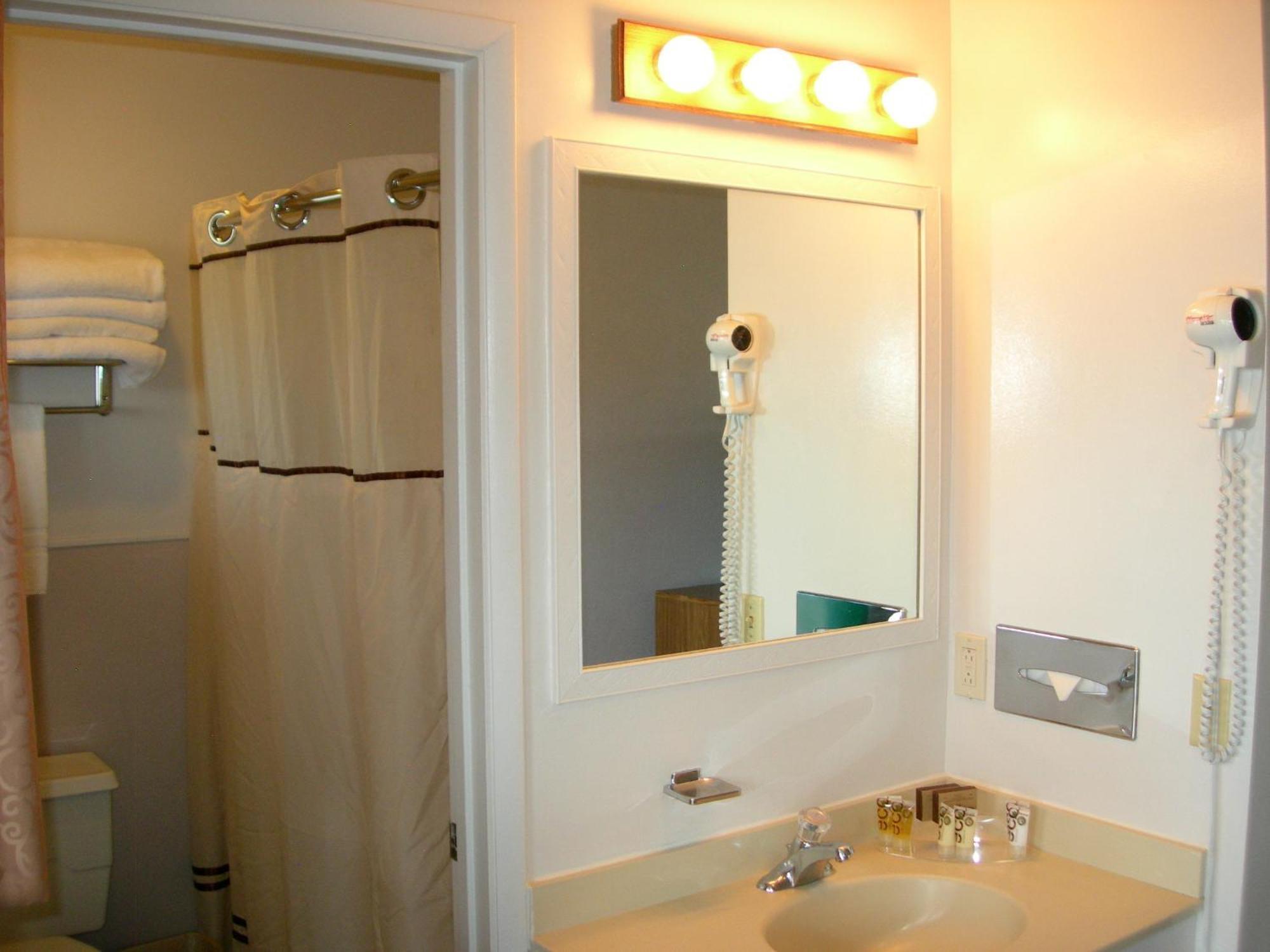 Walker River Lodge Bridgeport Room photo