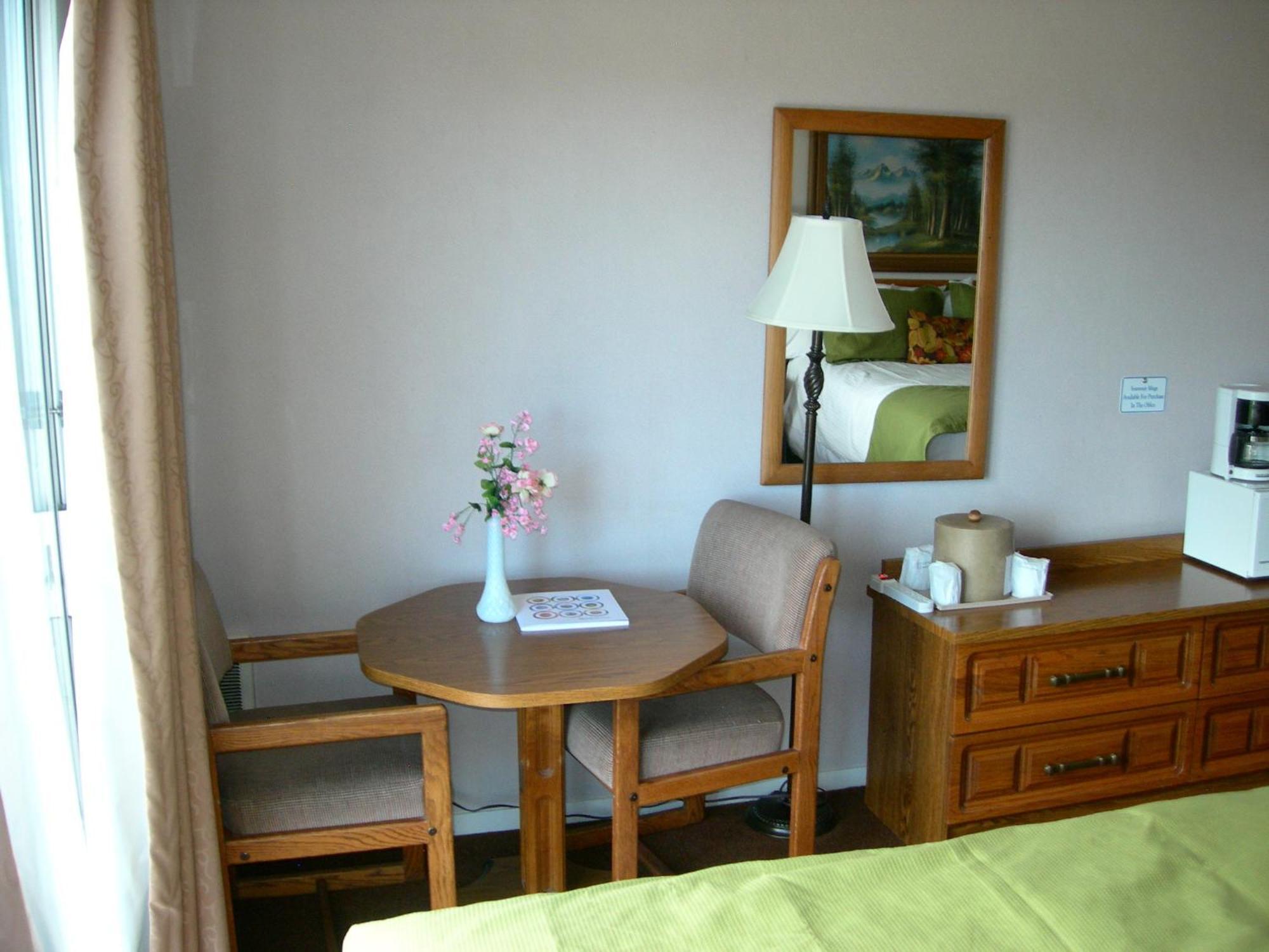 Walker River Lodge Bridgeport Room photo
