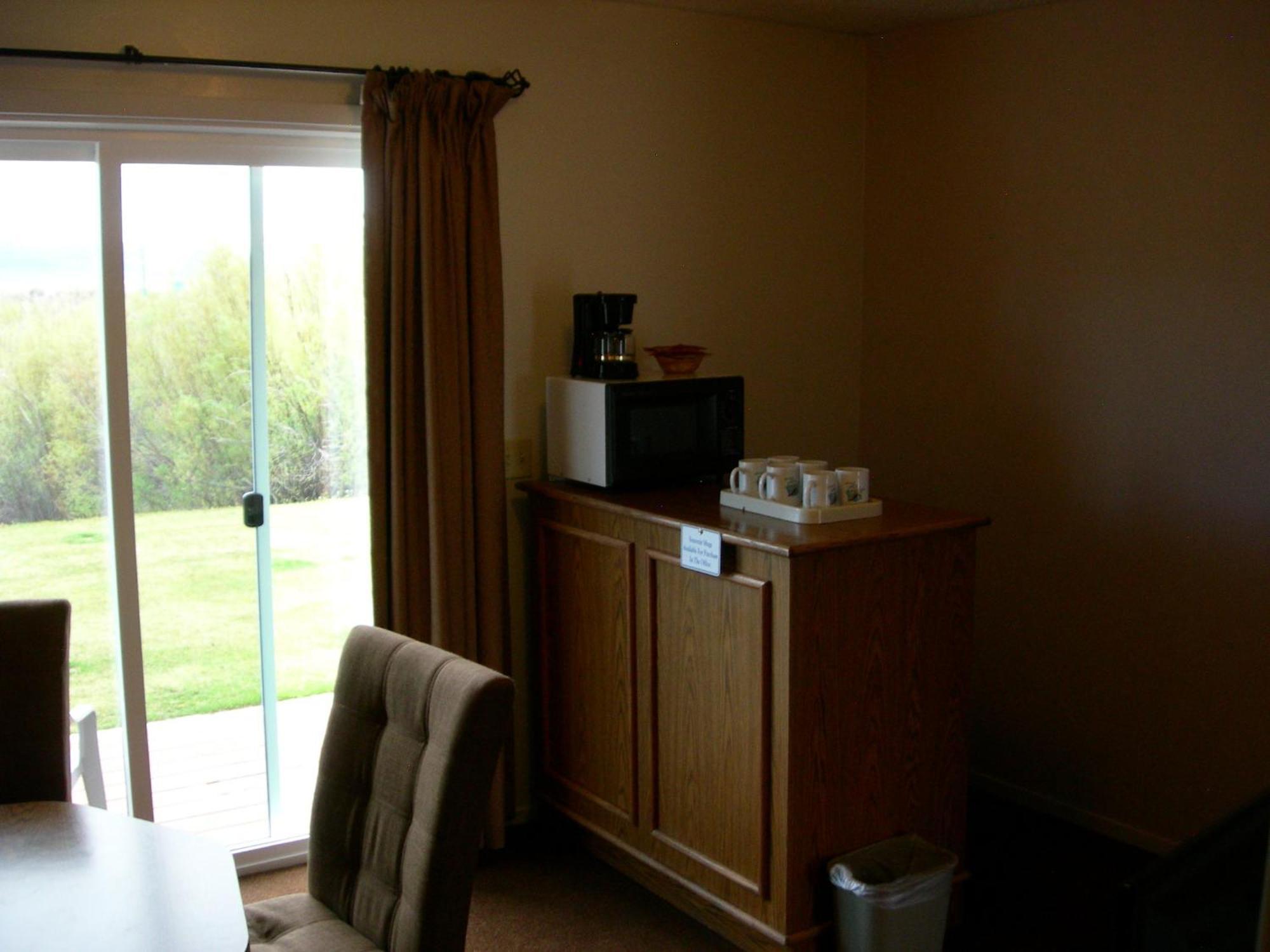 Walker River Lodge Bridgeport Room photo