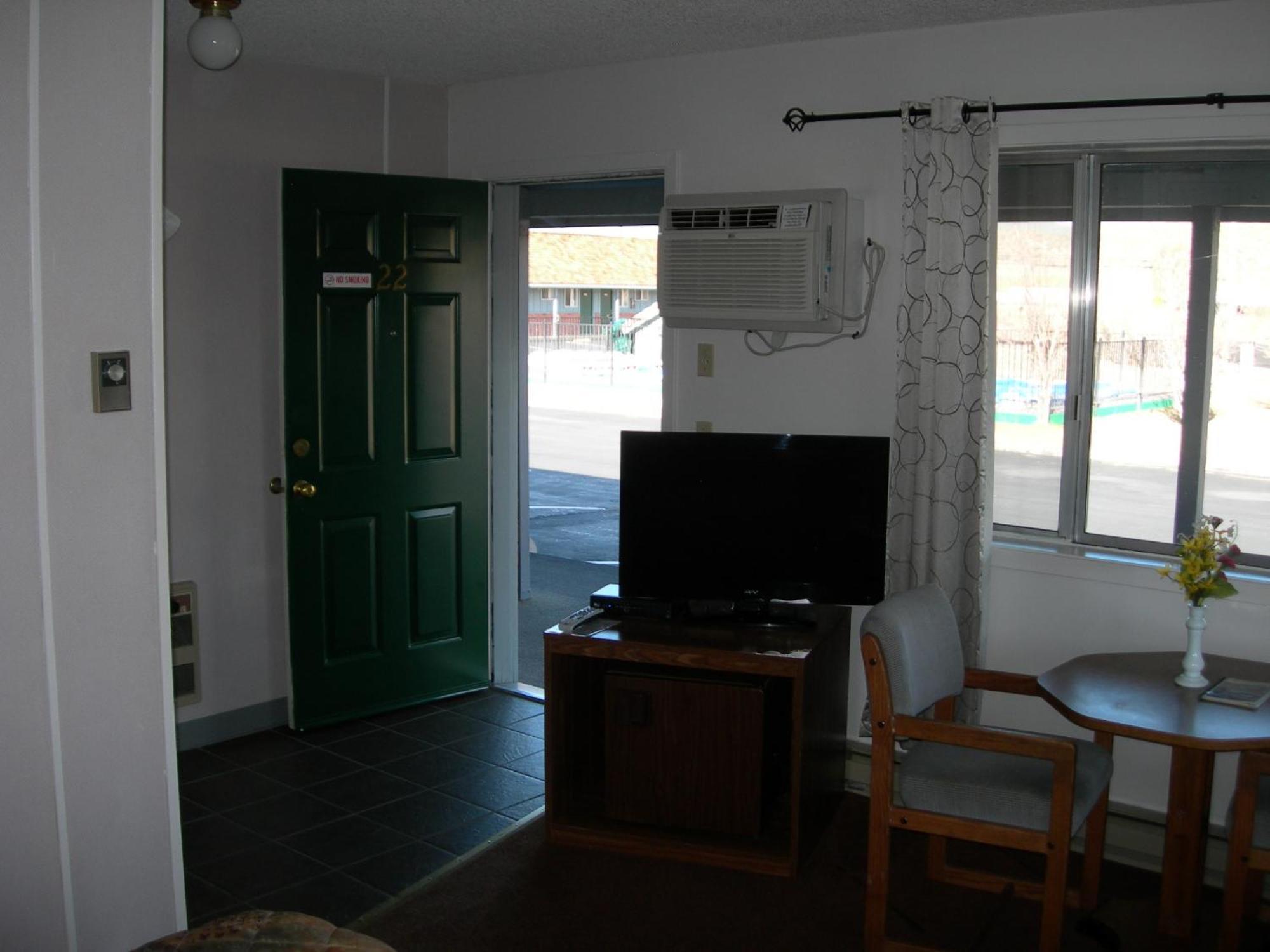 Walker River Lodge Bridgeport Room photo