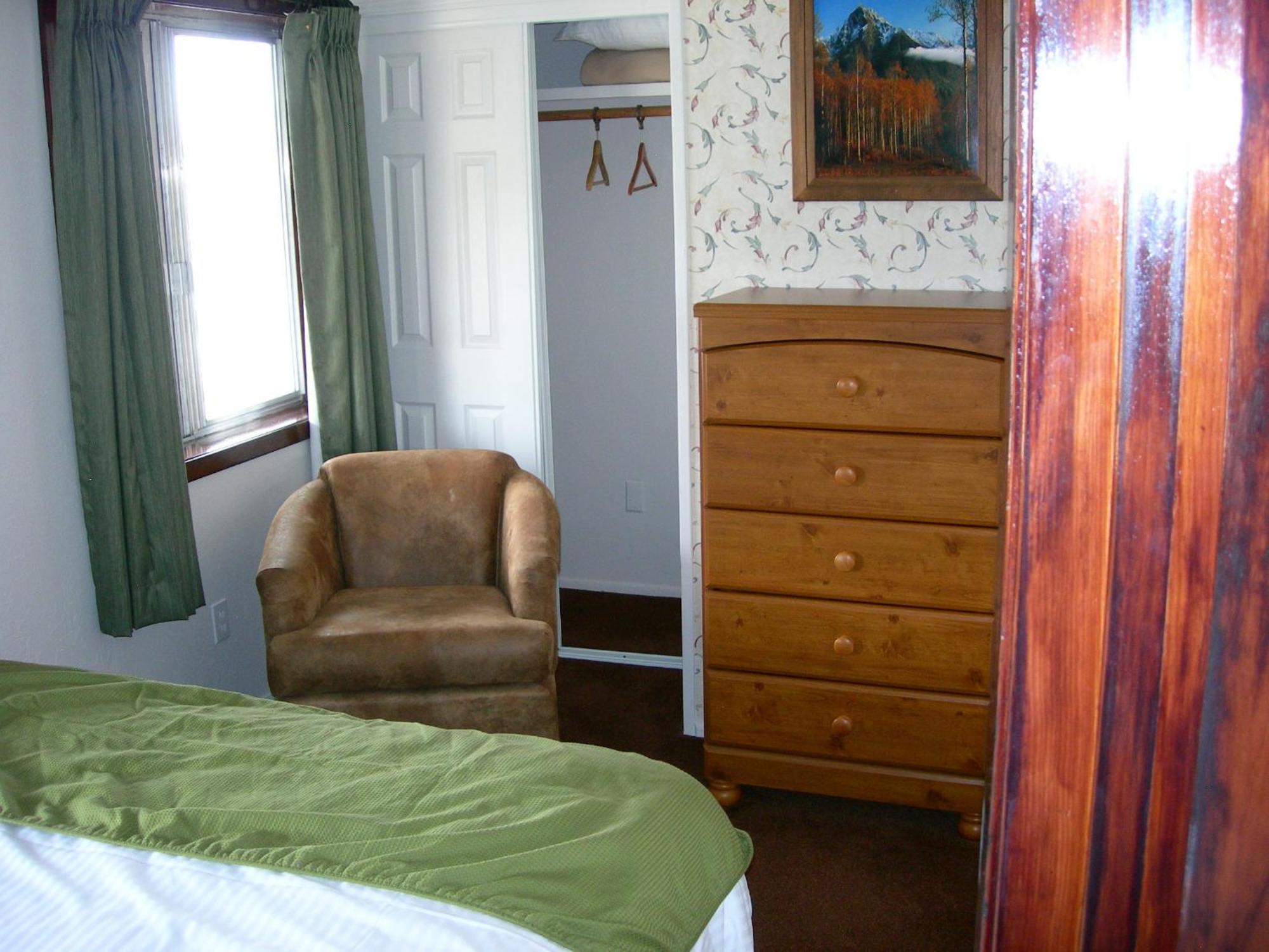 Walker River Lodge Bridgeport Room photo
