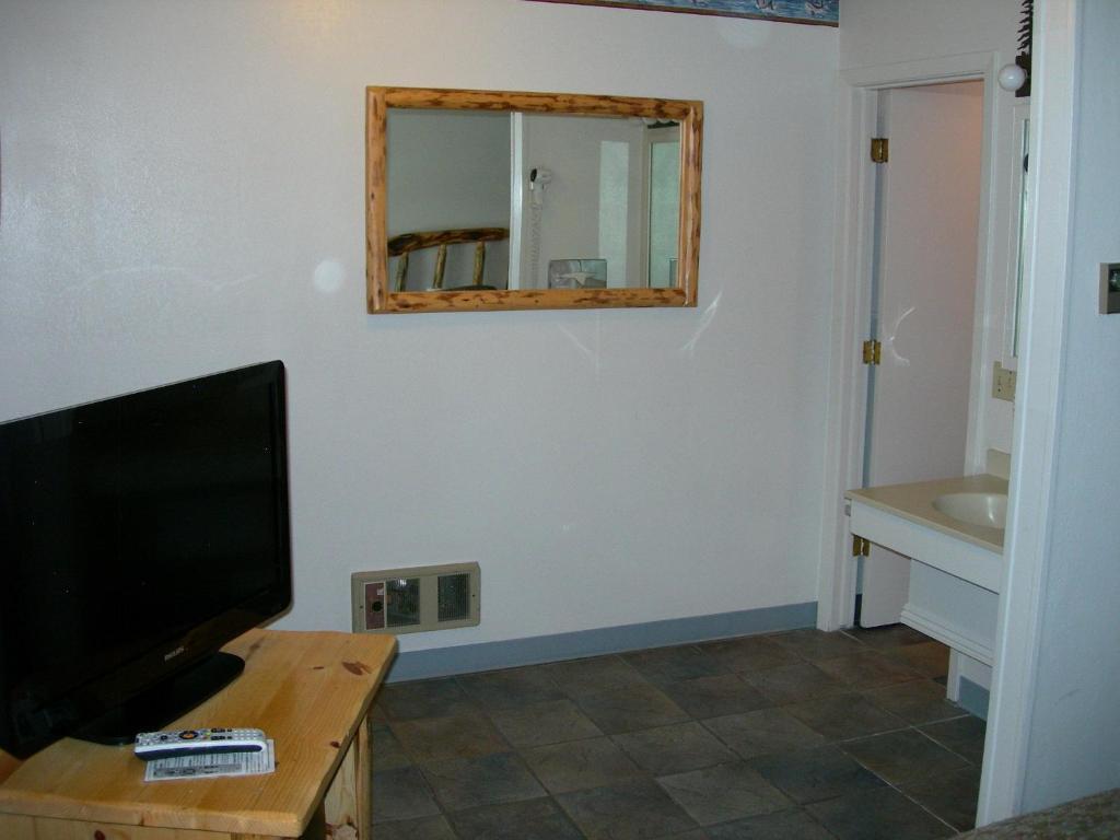 Walker River Lodge Bridgeport Room photo